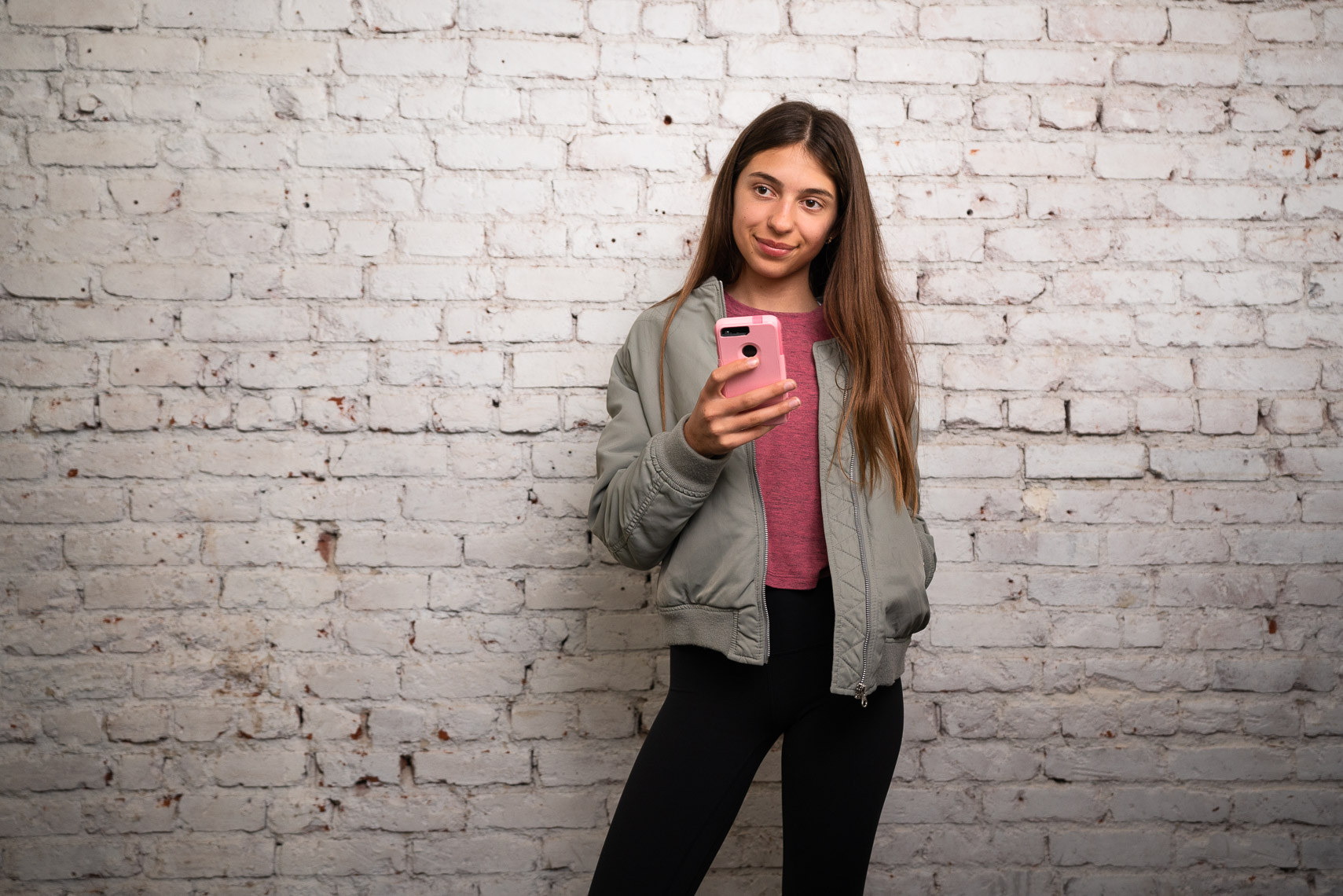 Avast - Tween on Smart Phone Brick Backdrop