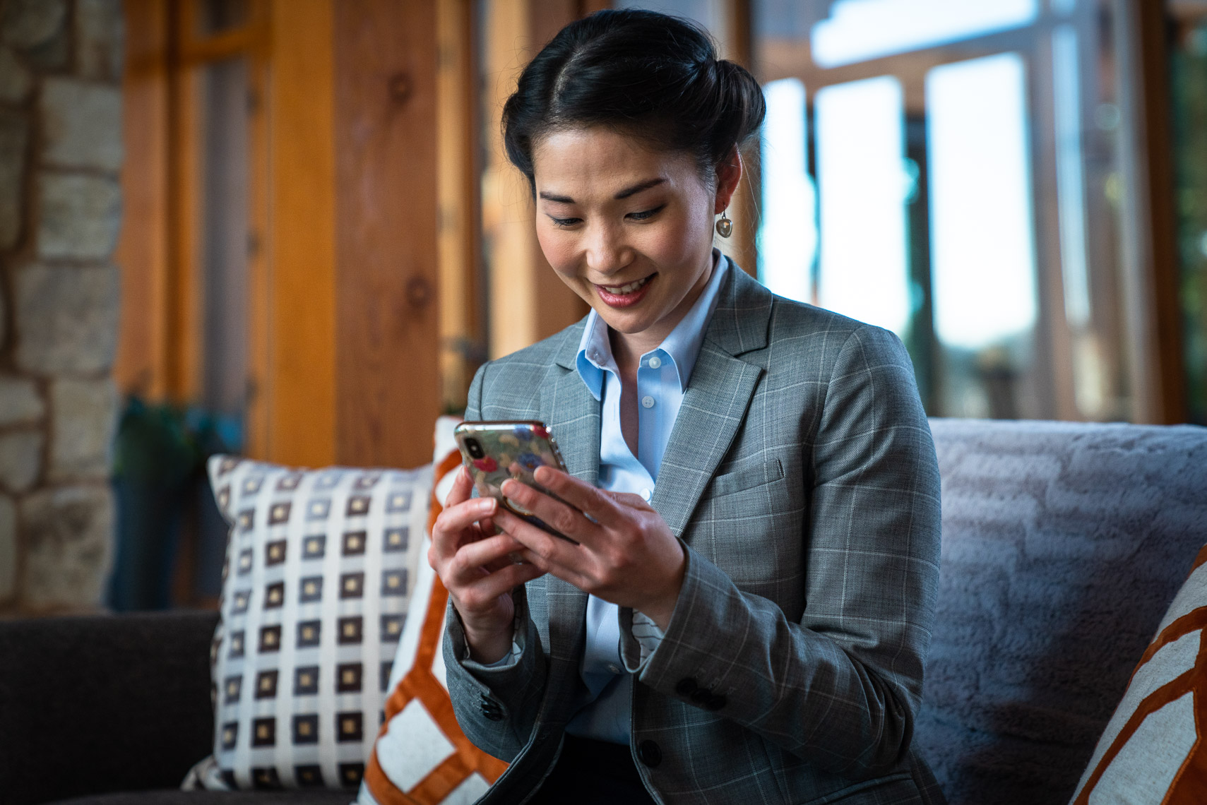 Avast - Asian Female Traveler On Smartphone